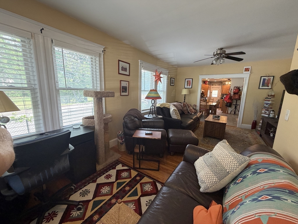 23 Derby Rd # 1