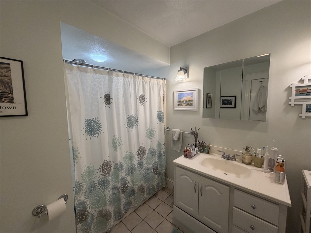 23 Derby Rd # 1