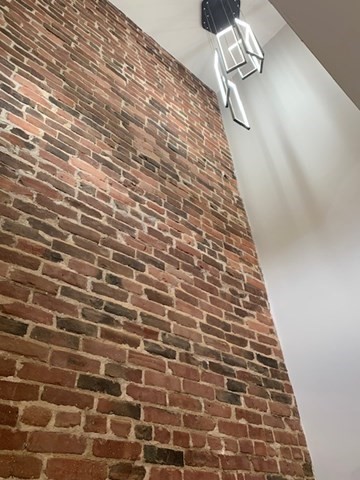 5 1/2 Edward St # 2