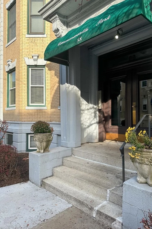88 Gordon St. # 302
