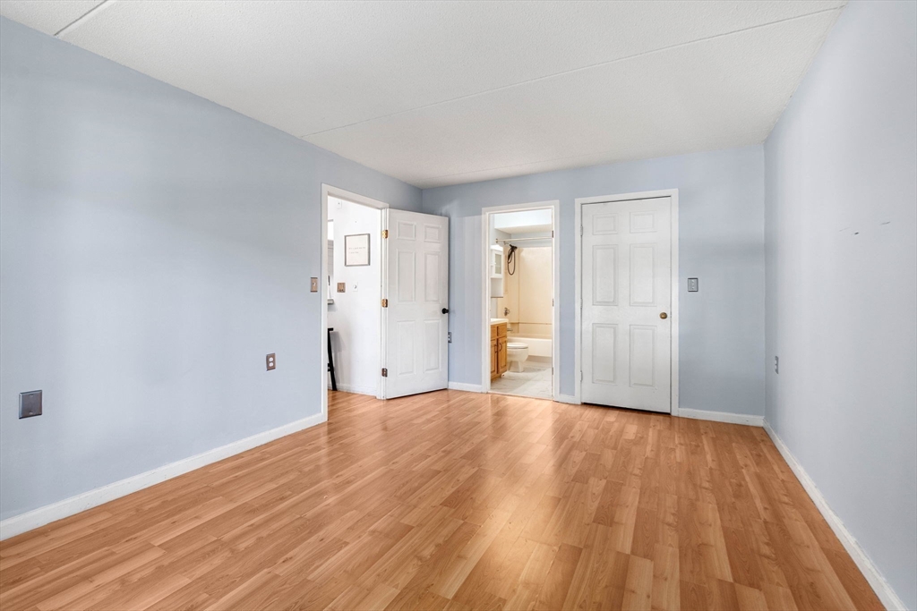4975 Washington Street # 207