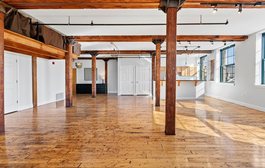 881 East First Street # 302