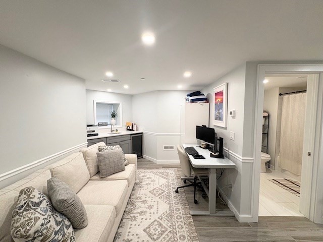 242 R Broadway # 1