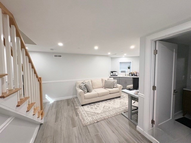 242 R Broadway # 1