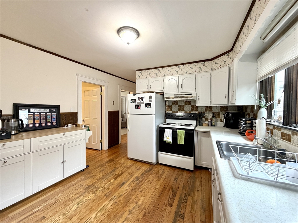 3 Goldsmith Ave # 1