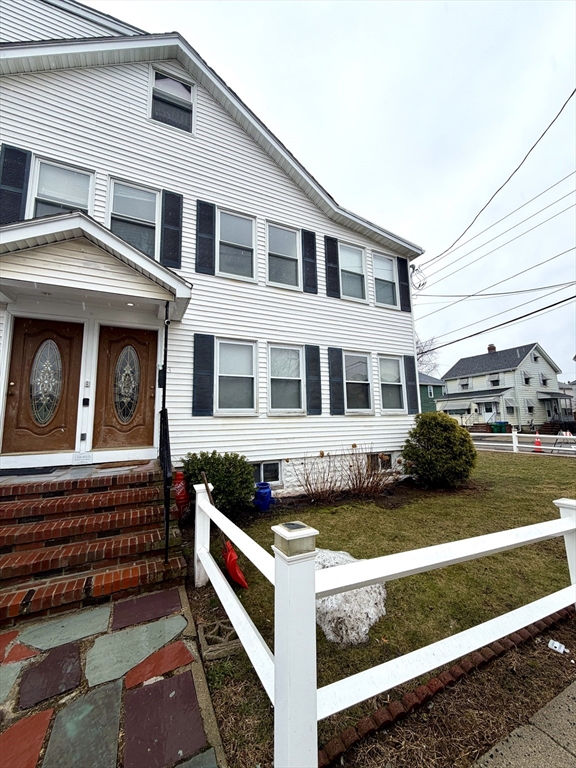 3 Goldsmith Ave # 1