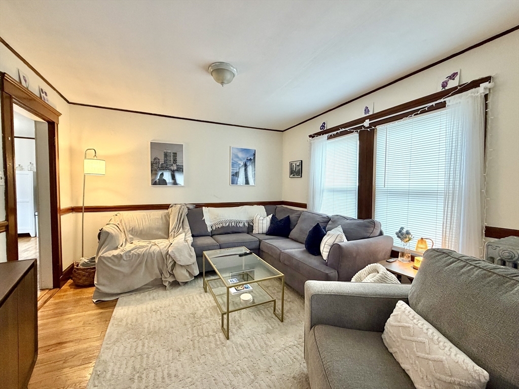 3 Goldsmith Ave # 1