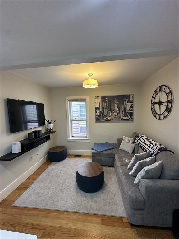 70 Wordsworth St # 1