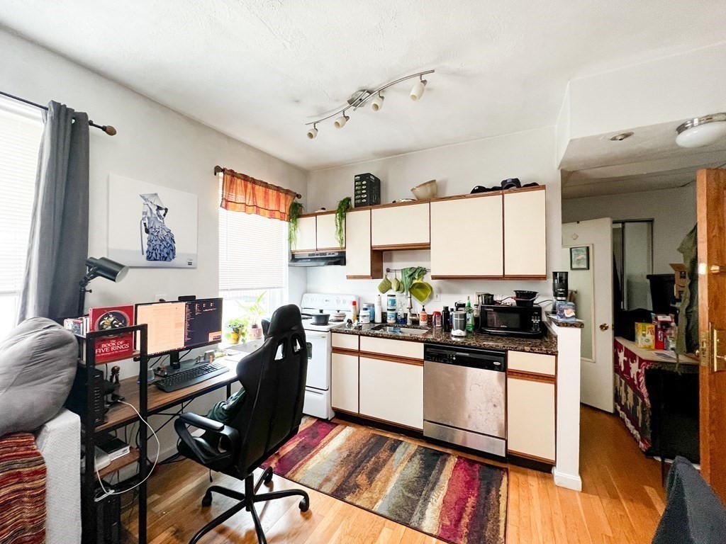 1427 Commonwealth Ave # 504