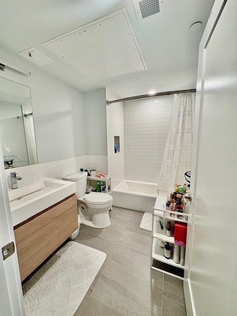 71 Bow St # 302