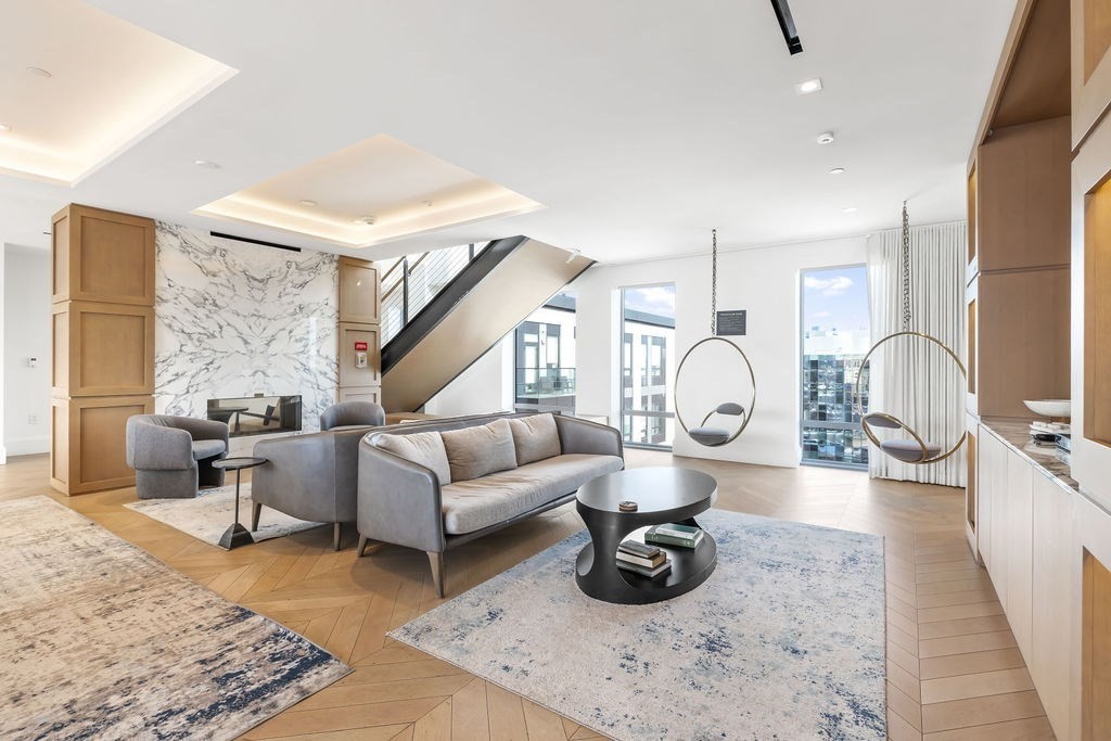 100 Shawmut Ave # 807 Unit: 8-807