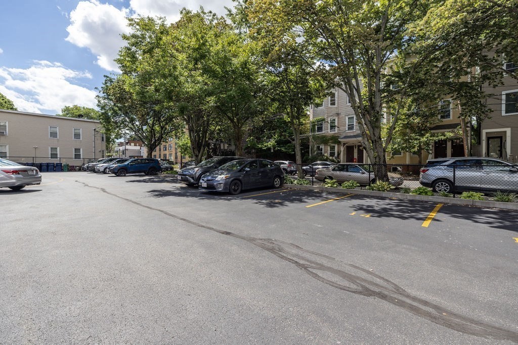 348 Franklin St # 3A