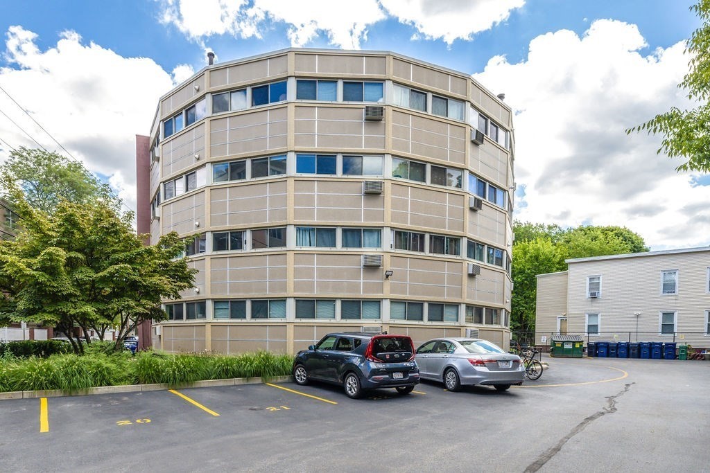 348 Franklin St # 3A