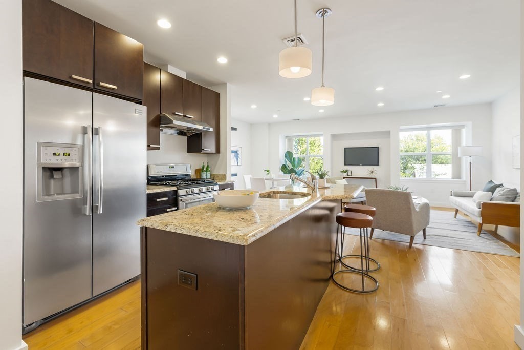 65 Beacon St # 403