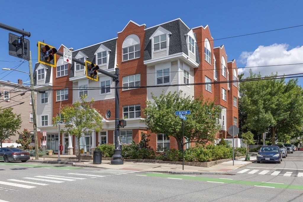 65 Beacon St # 403