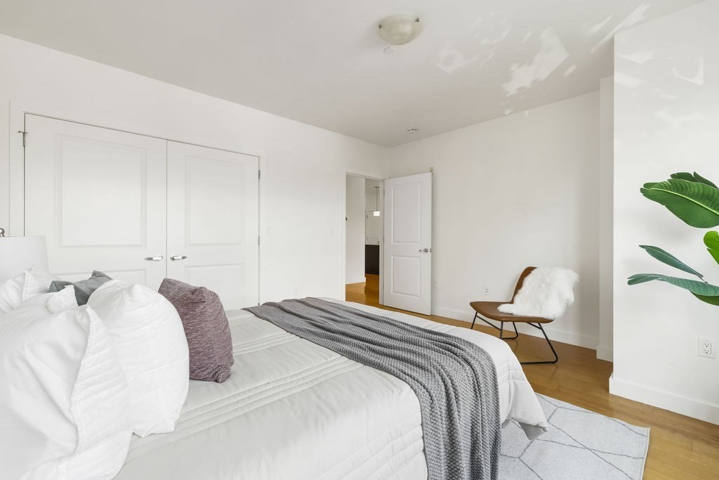 65 Beacon St # 403