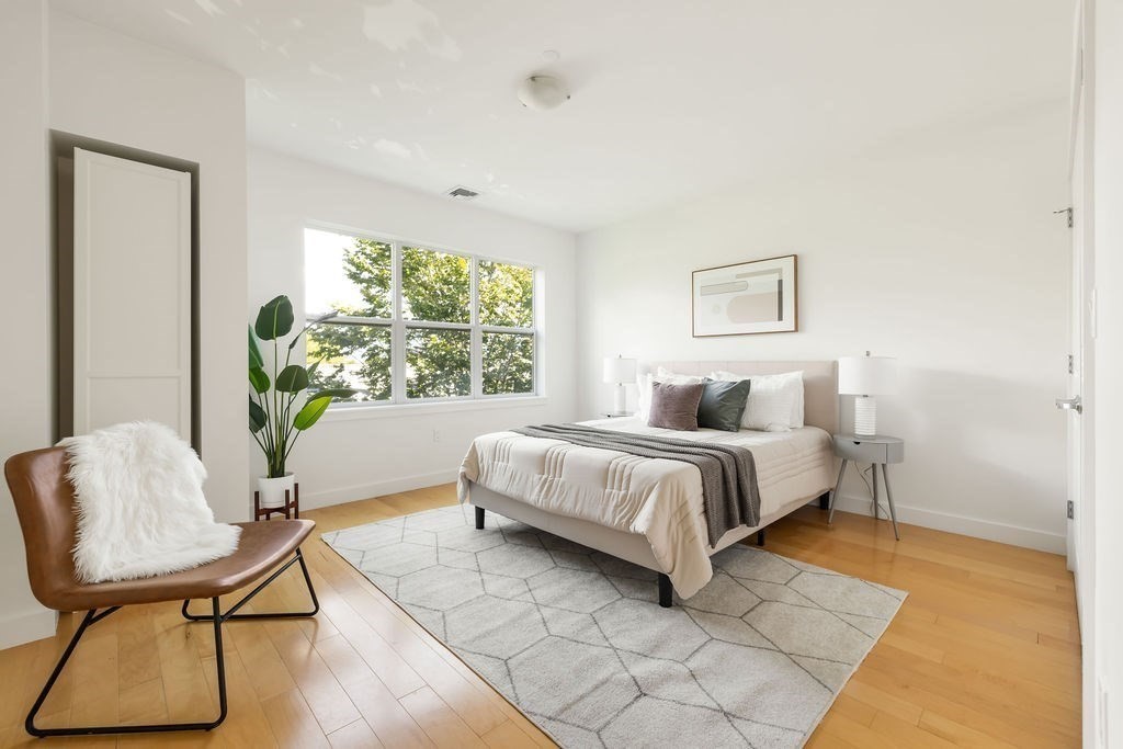 65 Beacon St # 403