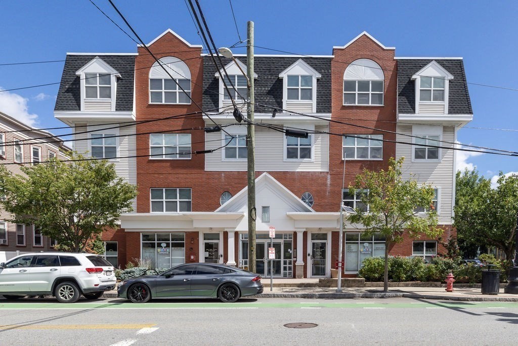 65 Beacon St # 403