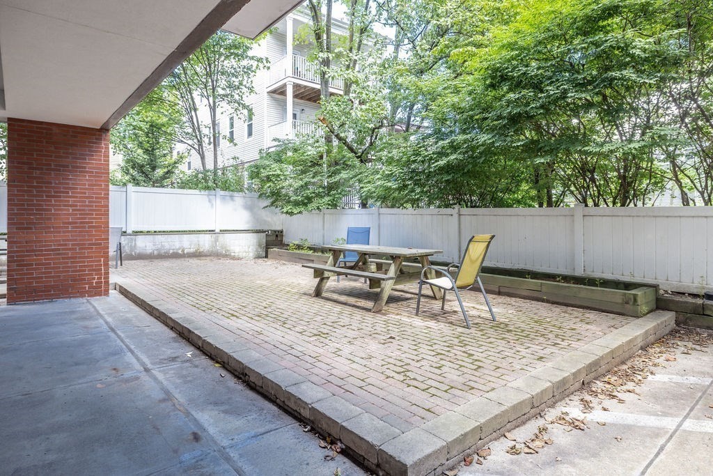 65 Beacon St # 403