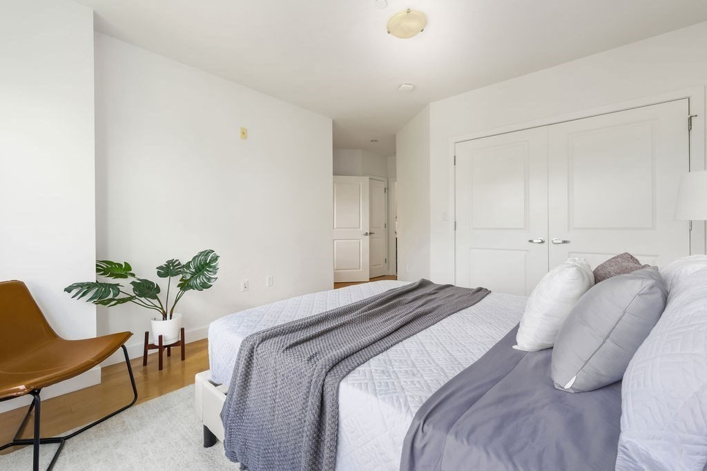 65 Beacon St # 403