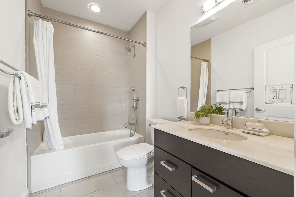 65 Beacon St # 403