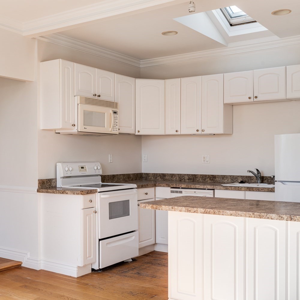 47 Moseley St # 3