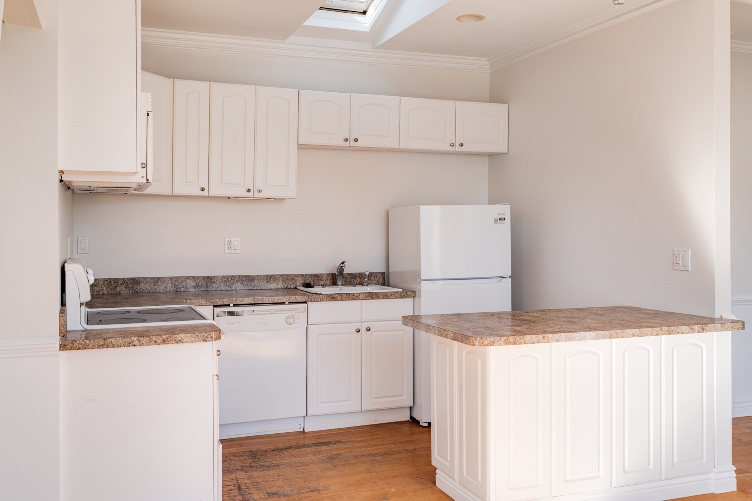 47 Moseley St # 3