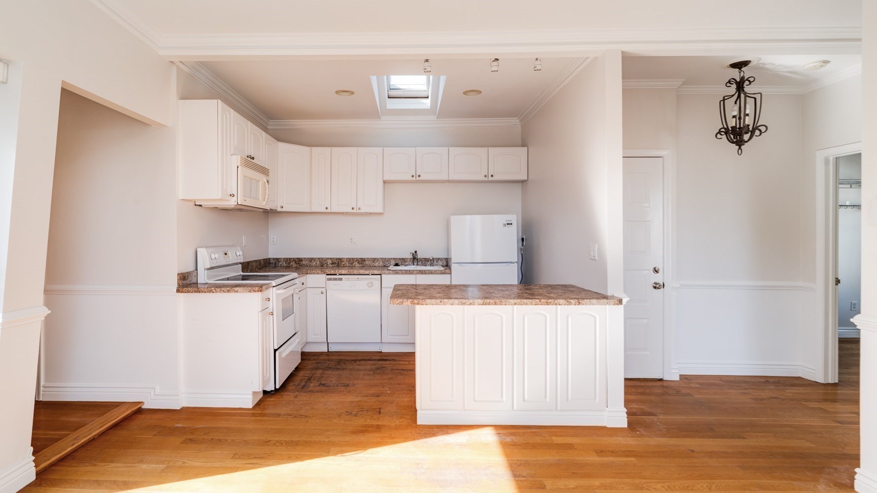 47 Moseley St # 3