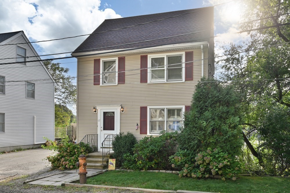 57 Hillcrest St