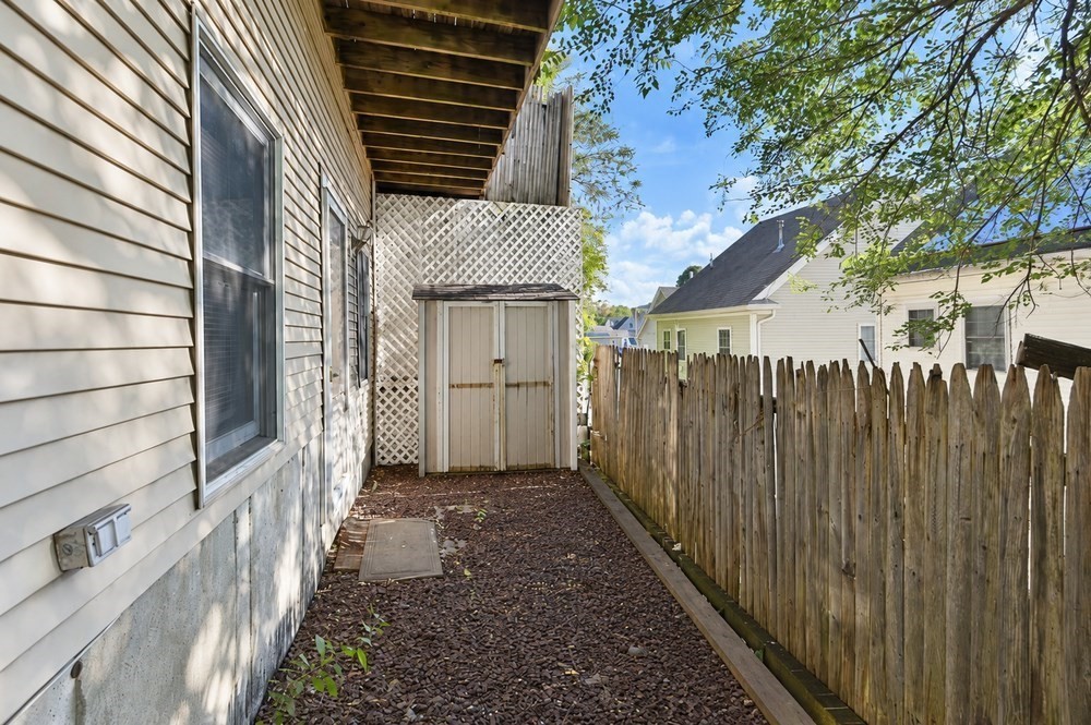 57 Hillcrest St