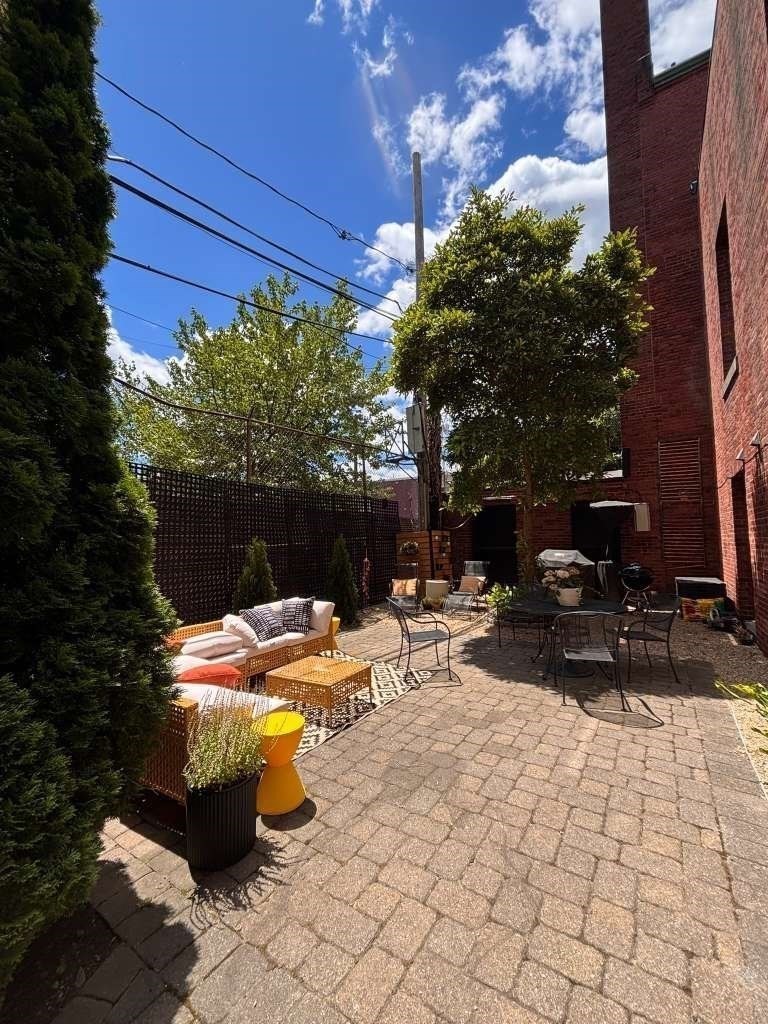 35 Saratoga Street # 1