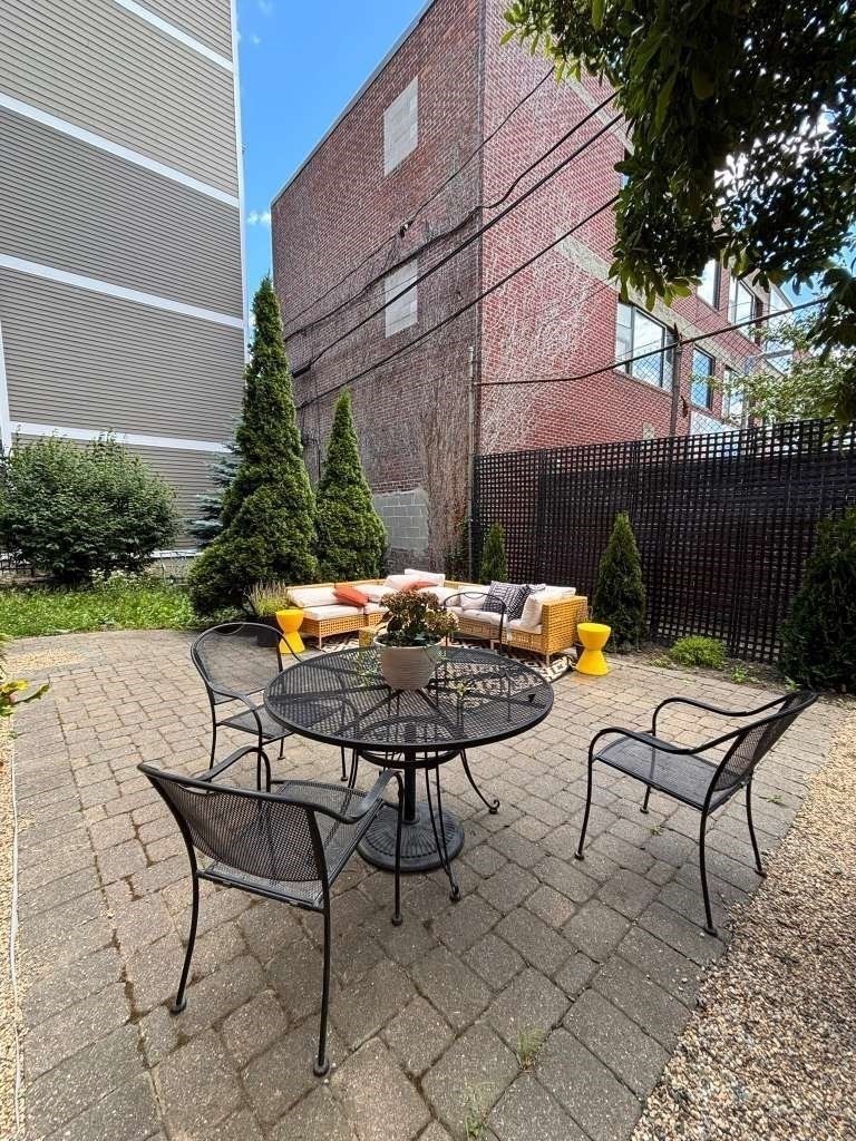 35 Saratoga Street # 1