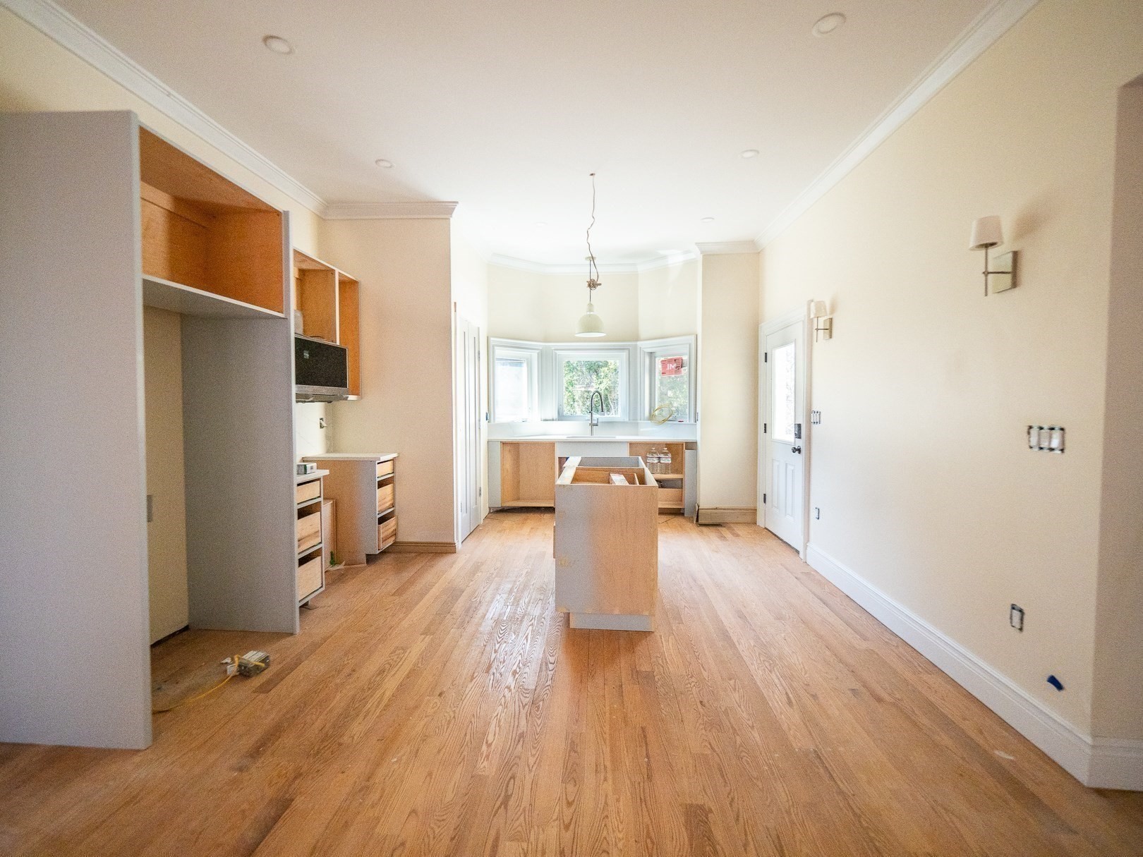 62 Welles Ave