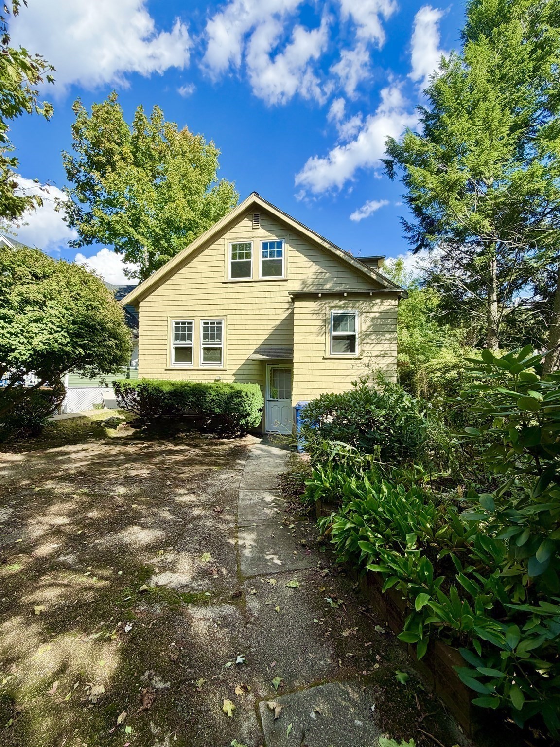 13 Meriam St