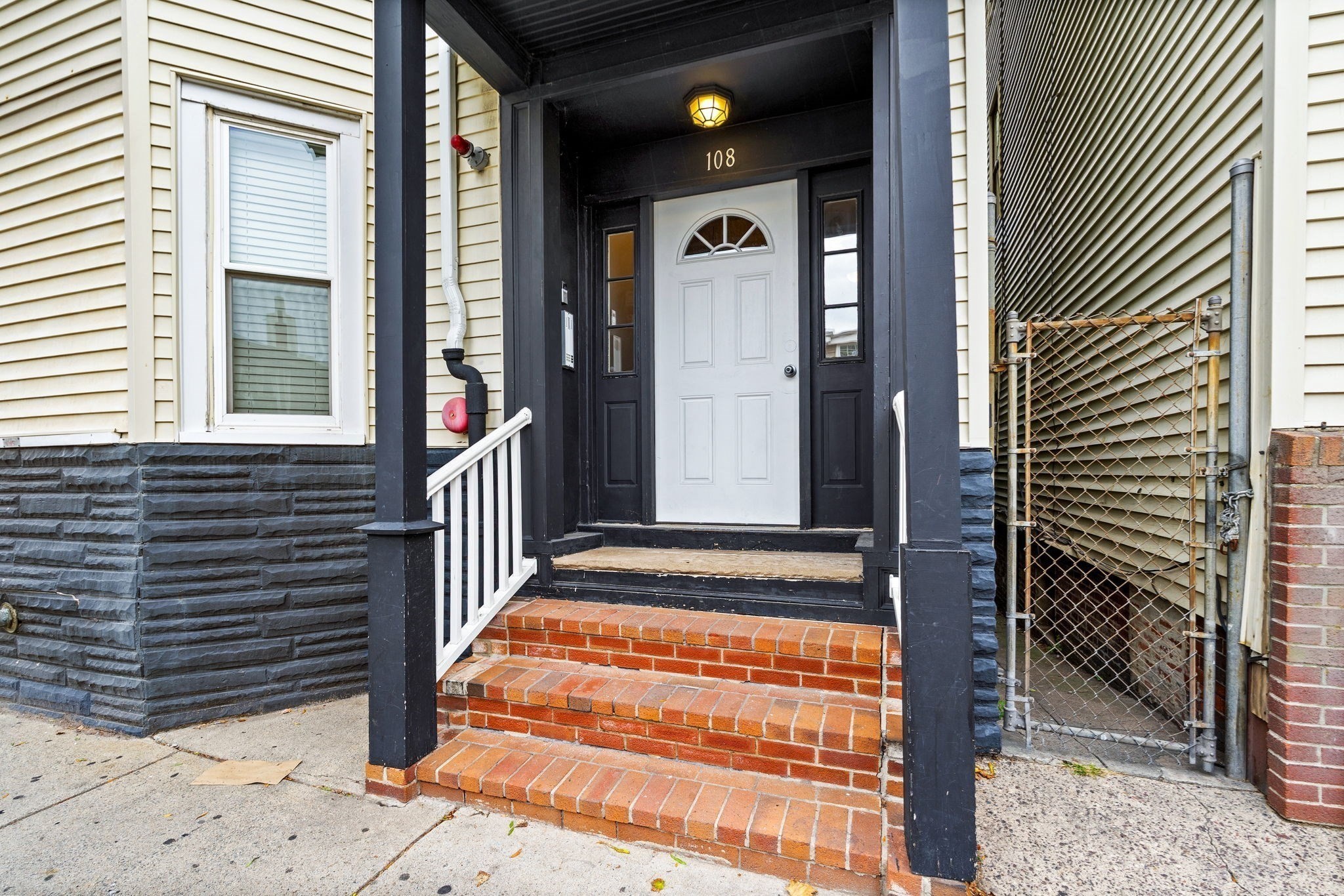 108 Bennington St # 1