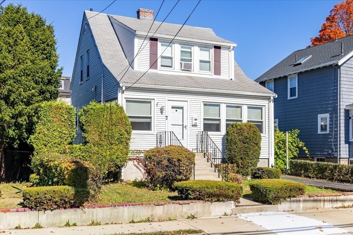 27 Stearns Ave