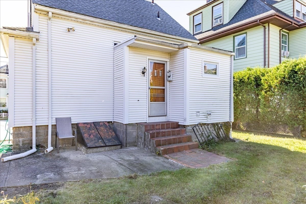 27 Stearns Ave