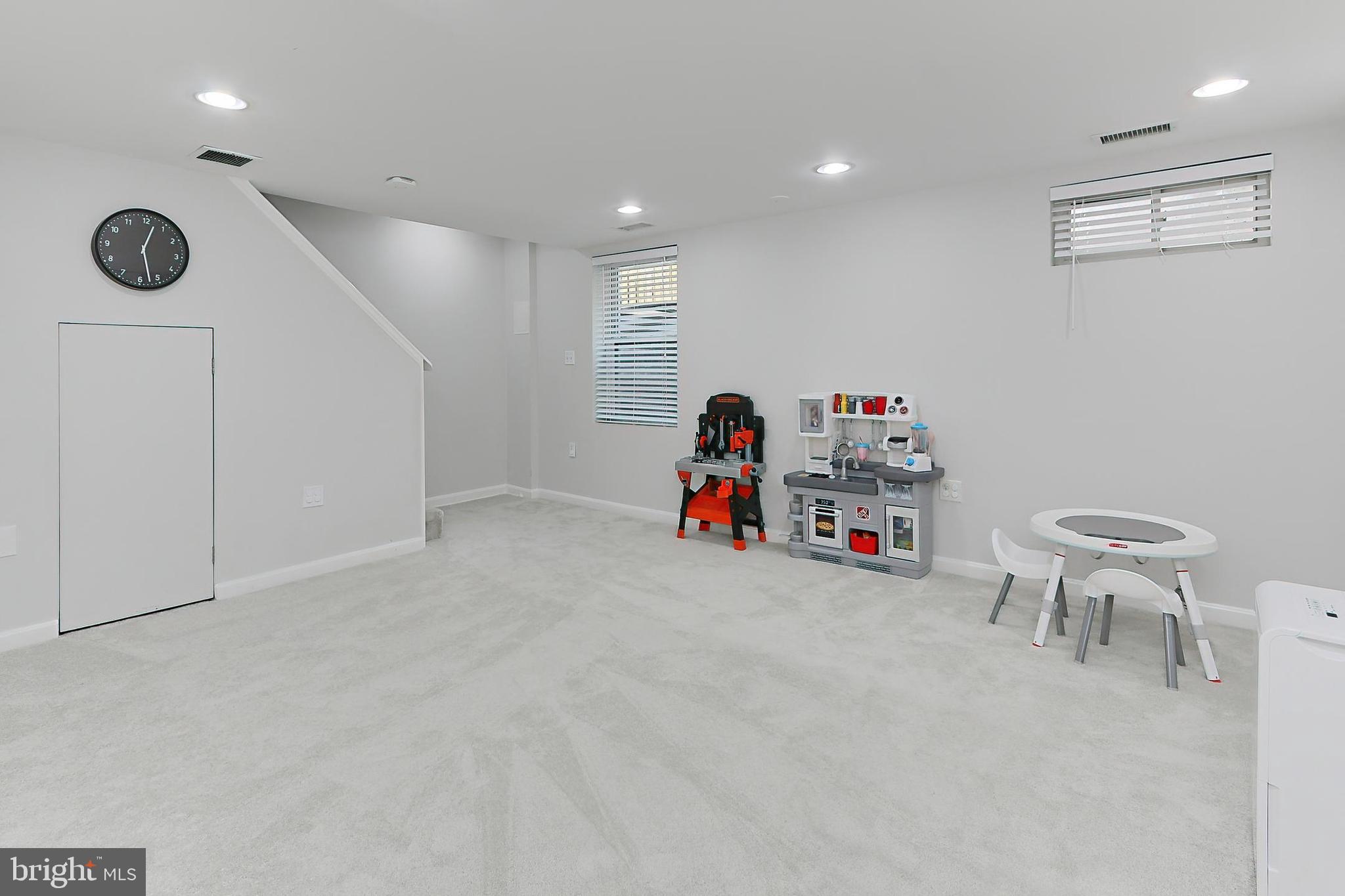 120 N Granada St