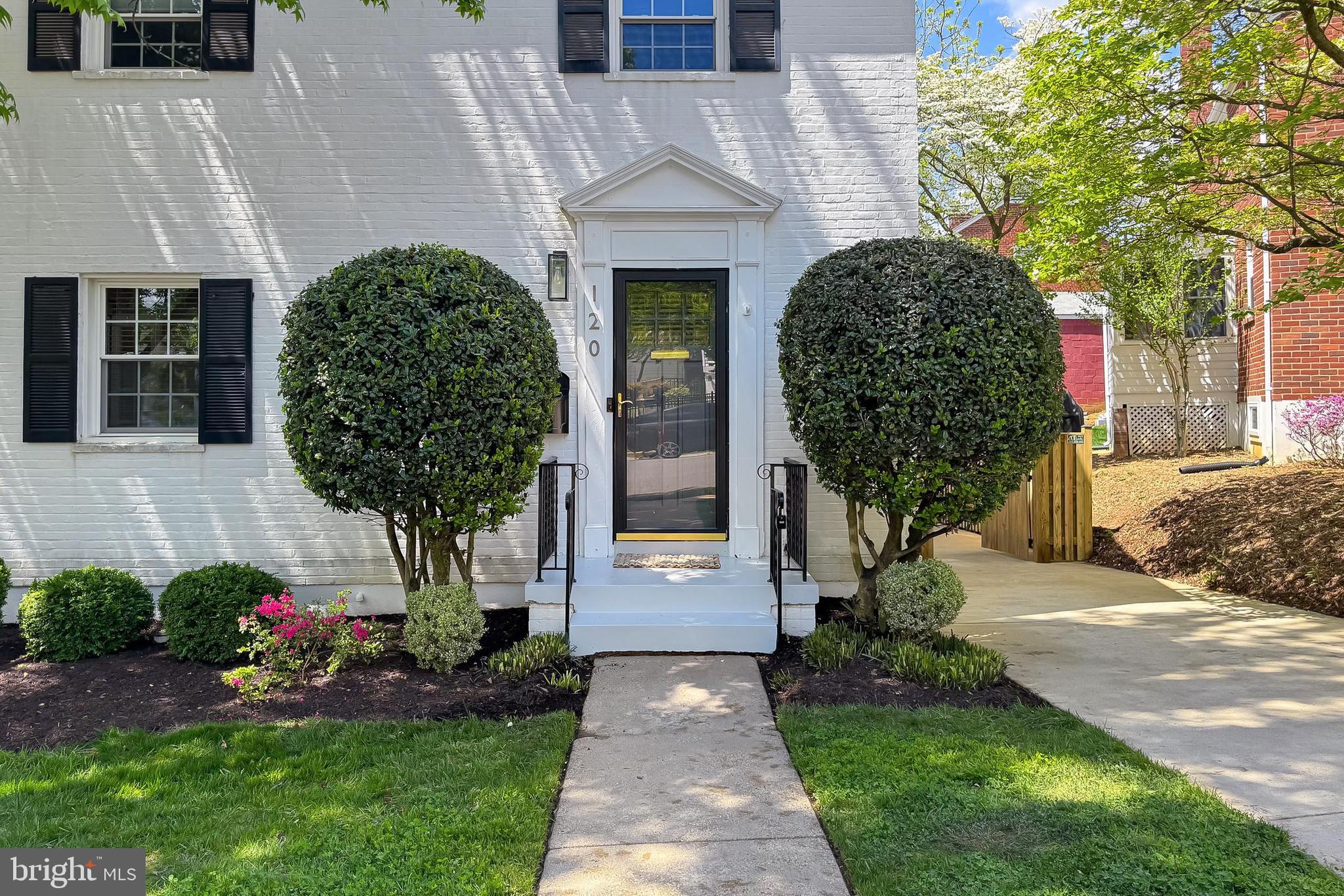 120 N Granada St