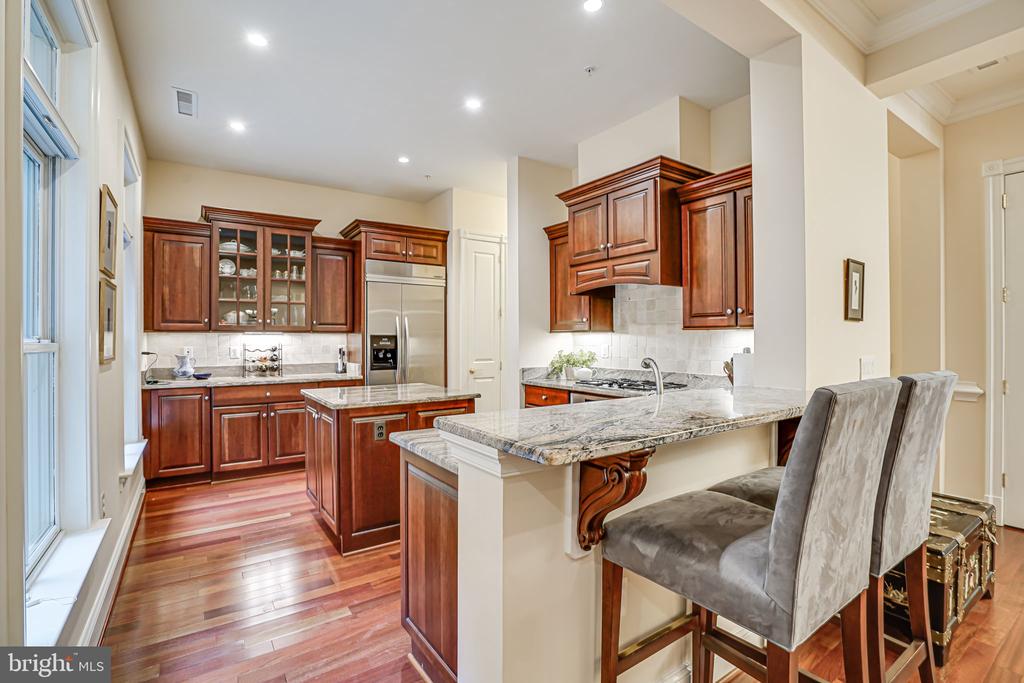 2801 Langston Blvd #103