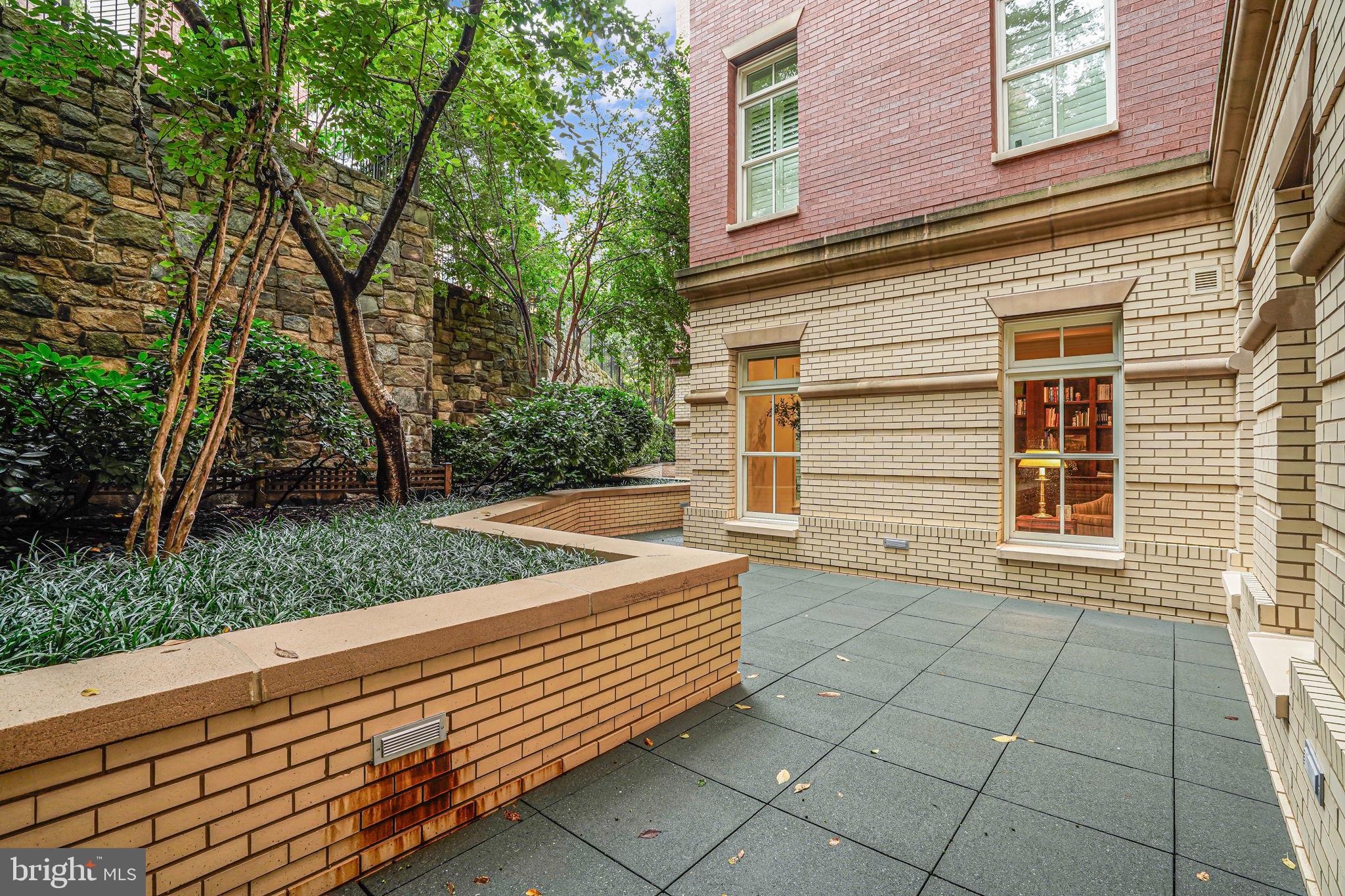 2801 Langston Blvd #103