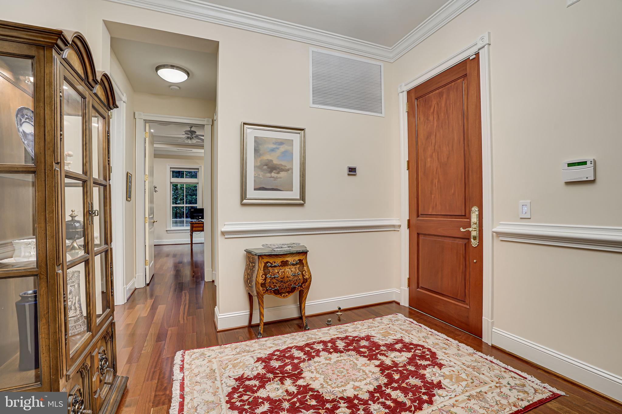 2801 Langston Blvd #103