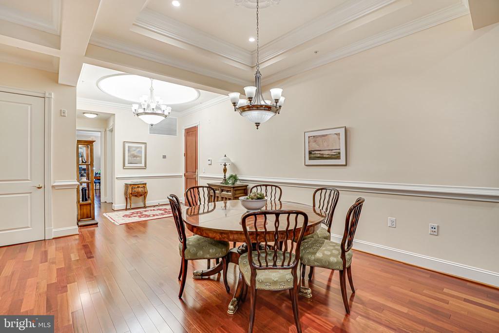 2801 Langston Blvd #103