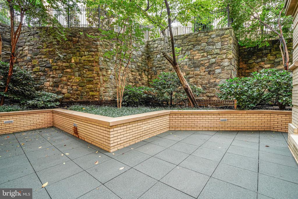 2801 Langston Blvd #103