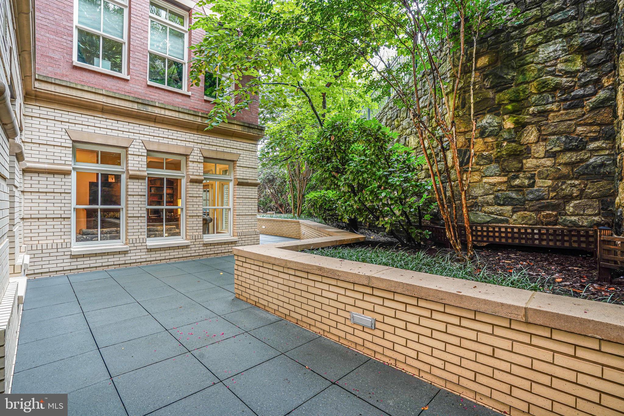 2801 Langston Blvd #103