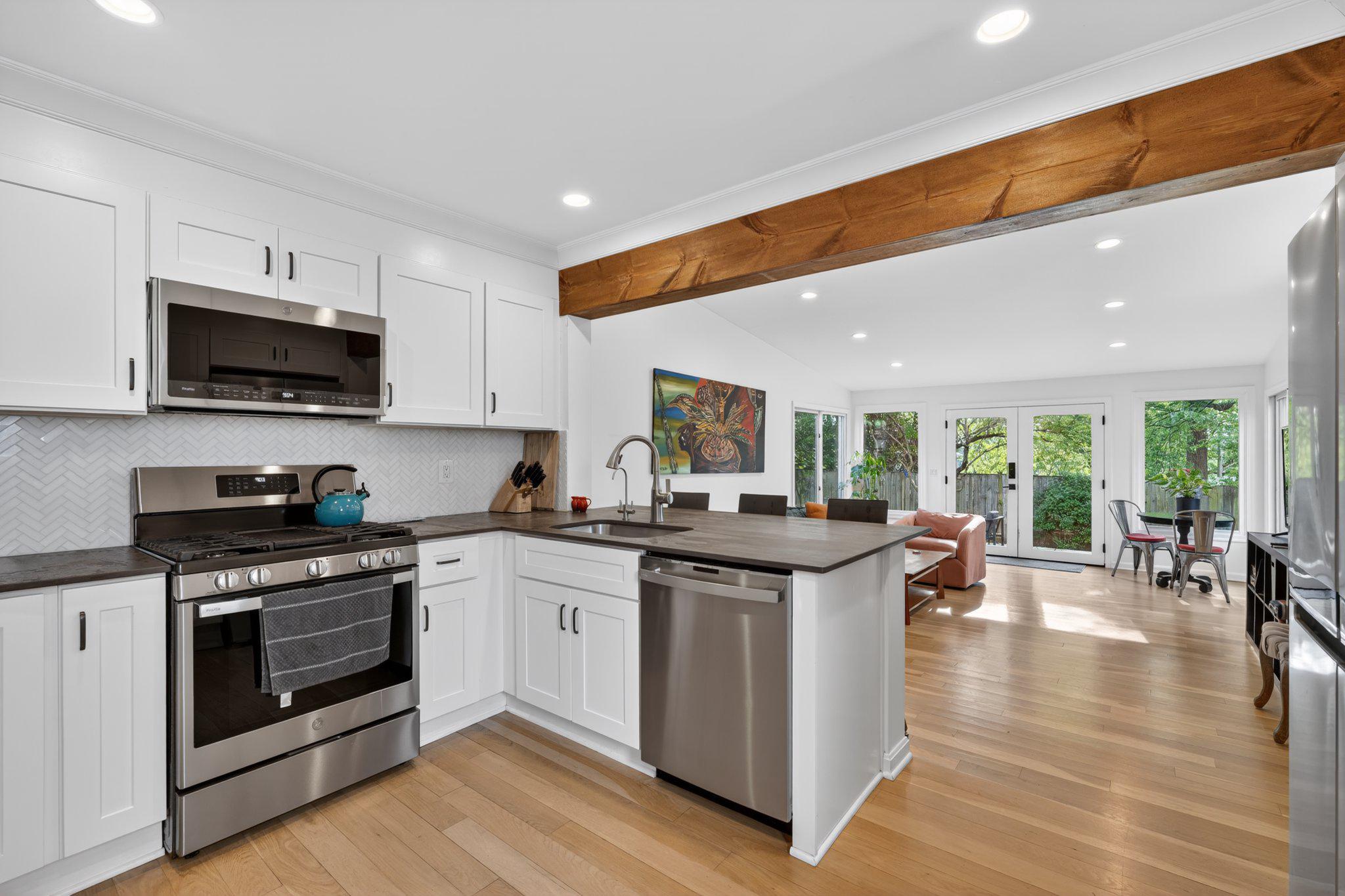 2015 N WOODSTOCK STREET