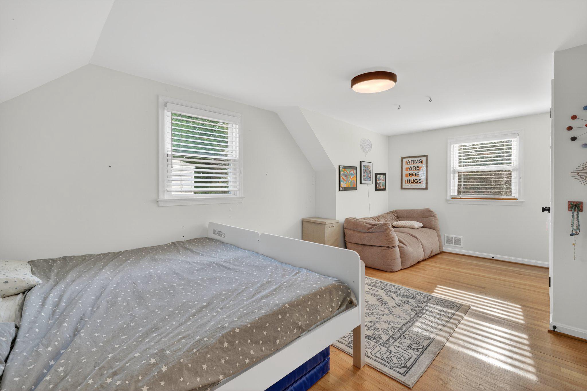 2015 N WOODSTOCK STREET