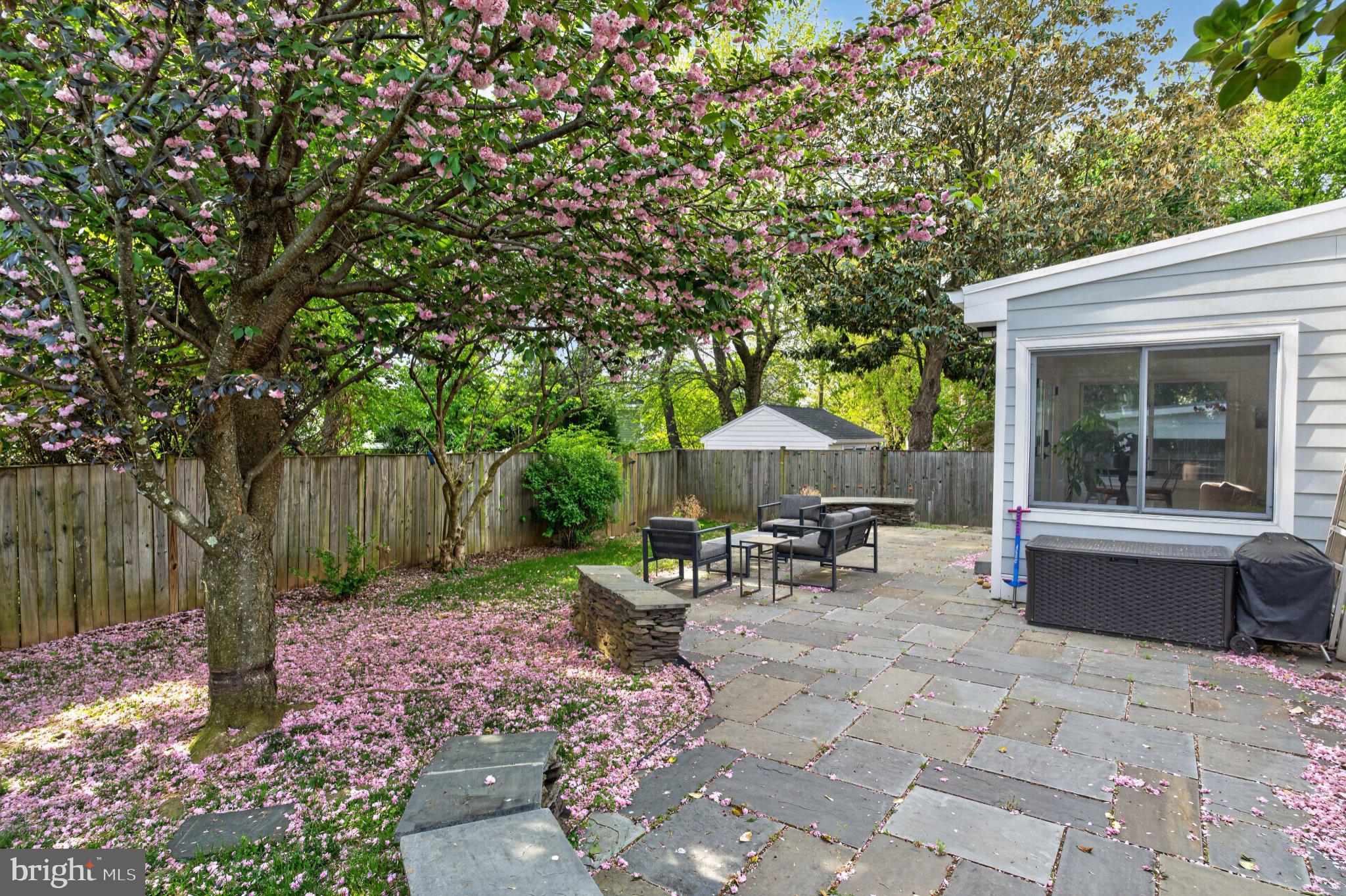 2015 N WOODSTOCK STREET