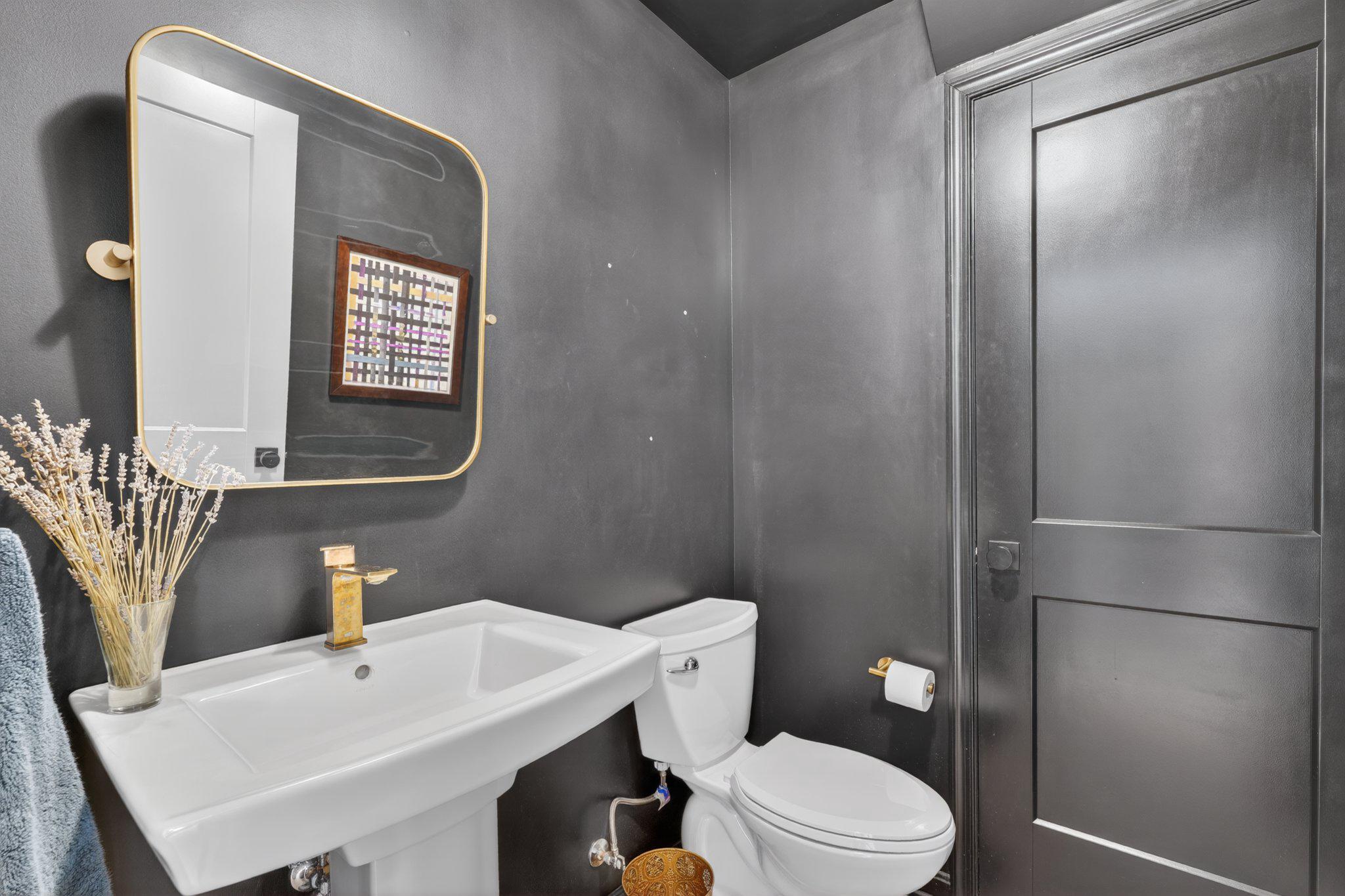 2015 N WOODSTOCK STREET