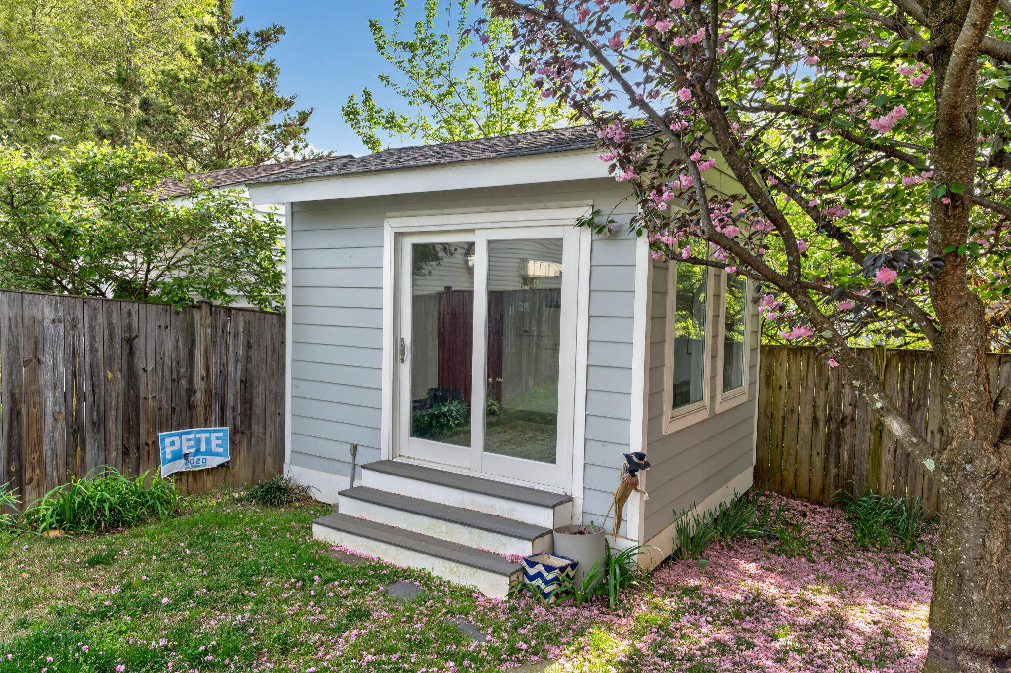 2015 N WOODSTOCK STREET